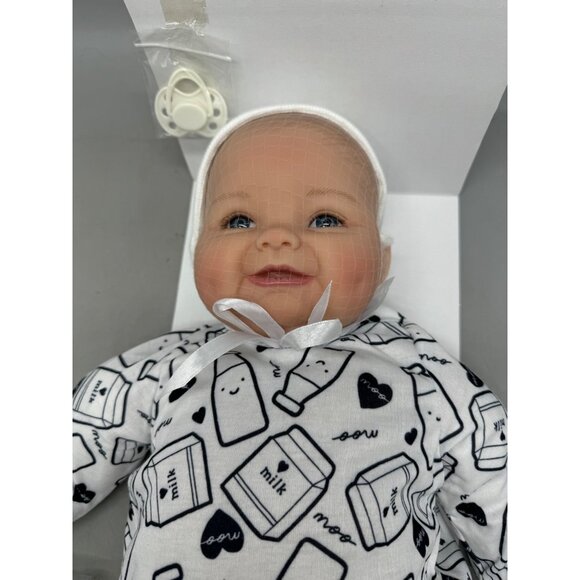 paradise galleries baby doll Realistic Reborn 19" Set blanket pacifier NEW READ - Picture 7 of 7